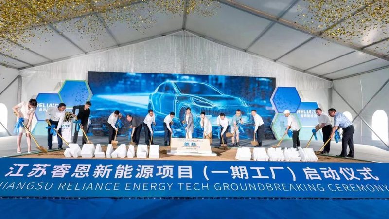 光伏支架采购注意事项：如何规避潜在风险，确保项目稳定运行